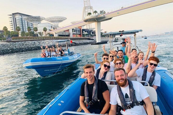 Private Dubai Speedboat Tour Dubai Marina, Atlantis and Burj Al Arab