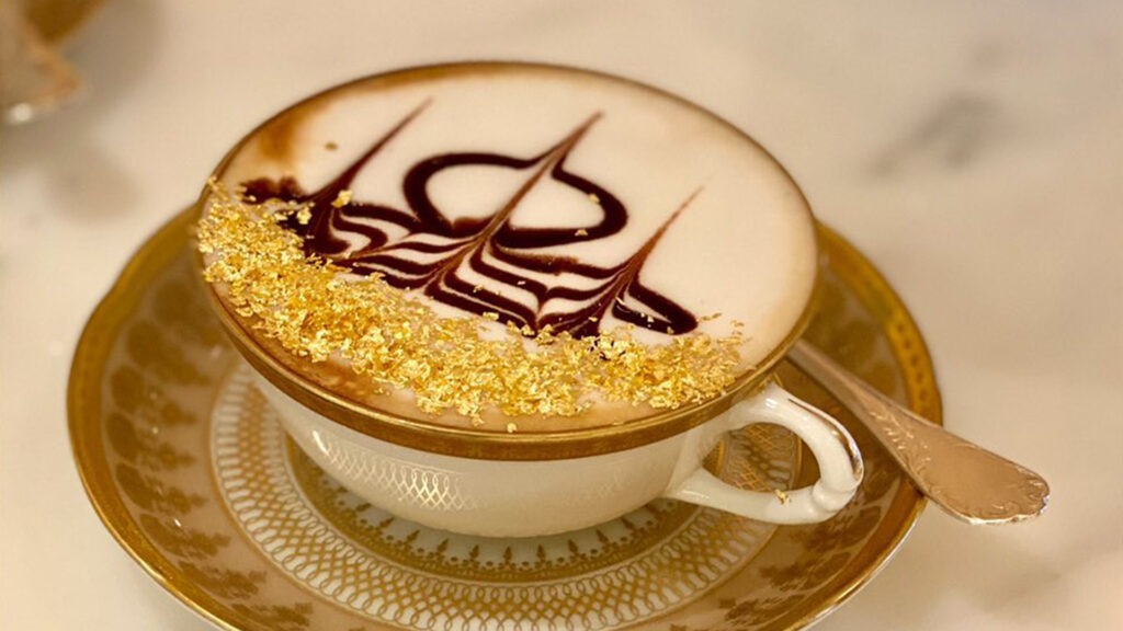 Private Abu Dhabi City Tour by Night with Gold Cappuccino at Emirates Palace